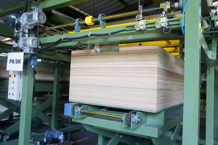 plywood stacker2