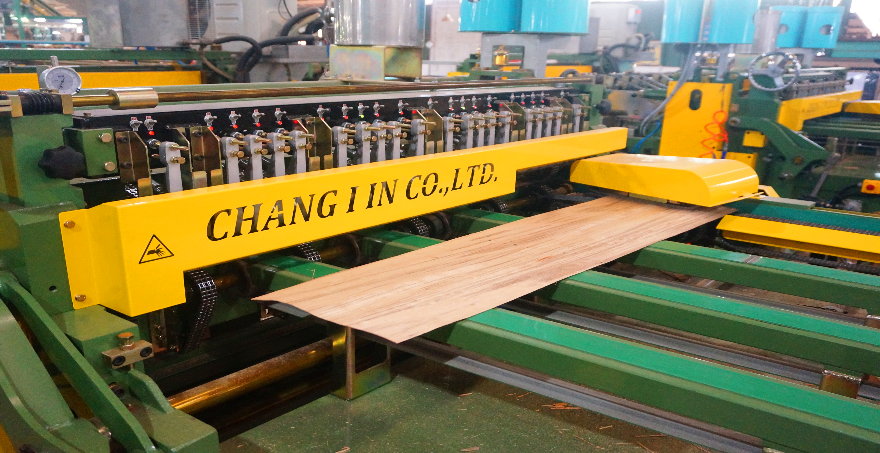 kayu mesin-veneer core builder-changi