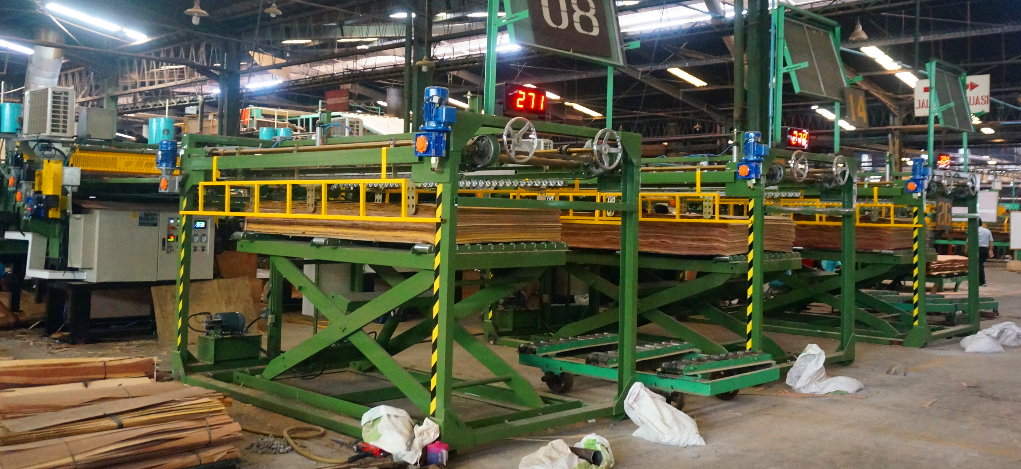 kayu mesin-veneer core builder1-changi